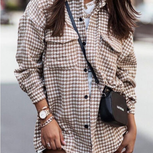 Houndstooth Button Up Shacket - Picture 4 of 4